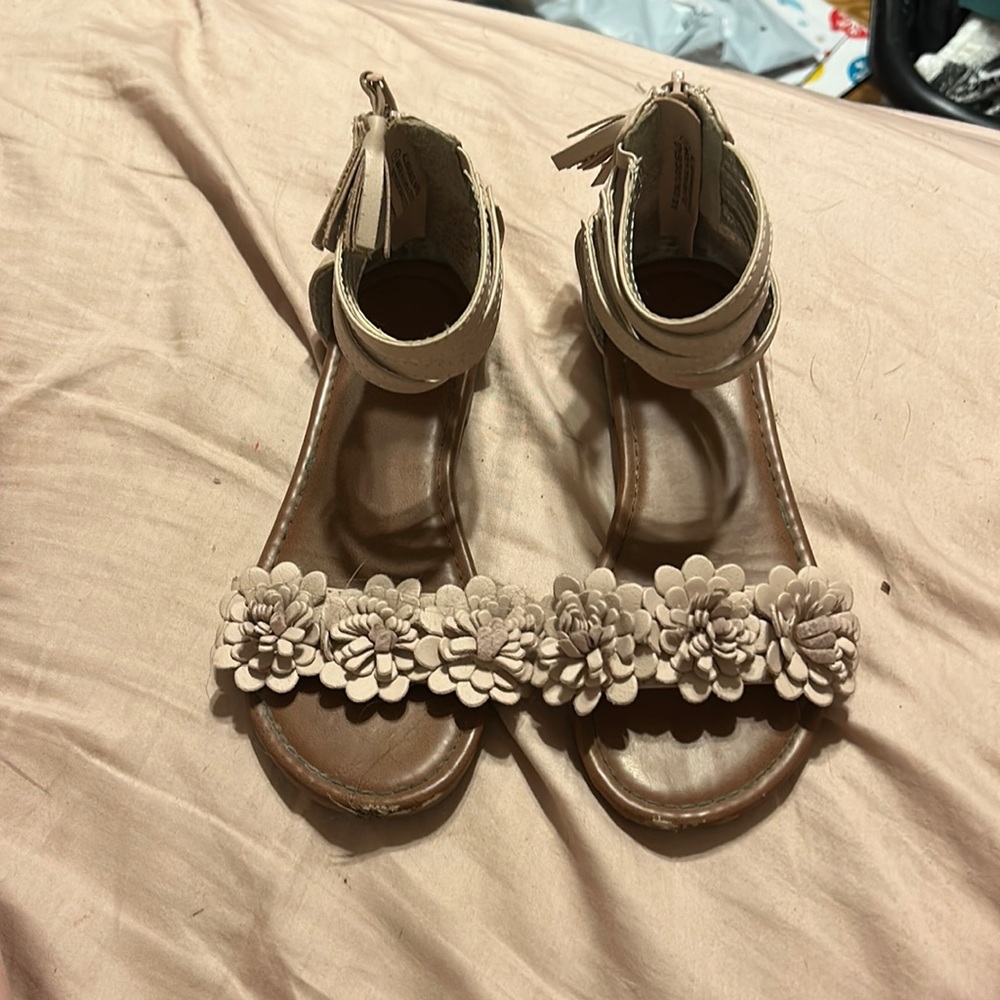 Girls flat dress shoes
